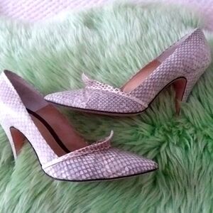 TE CASAN BEAUTIFUL SHOES, LIMITED EDITION